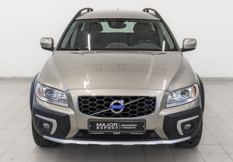 Подержанный автомобиль Volvo XC70 2014 года (2 фото)