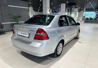 Подержанный автомобиль Chevrolet Aveo Sedan 2008 года (3 фото)