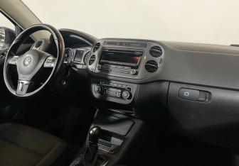 Подержанный автомобиль Volkswagen Tiguan 2011 года (9 фото)