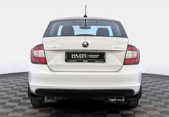 Подержанный автомобиль Skoda Rapid Liftback 2019 года (6 фото)