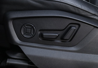 Подержанный автомобиль Audi Q8 2021 года (15 фото)