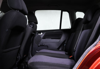 Подержанный автомобиль Ford Fusion 2007 года (12 фото)