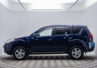 Подержанный автомобиль Peugeot 4007 2011 года (2 фото)