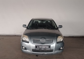 Подержанный автомобиль Toyota Avensis Sedan 2008 года (2 фото)