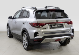 Подержанный автомобиль Kia Rio Hatchback 2021 года (7 фото)