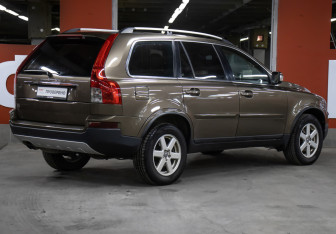 Подержанный автомобиль Volvo XC90 2011 года (5 фото)