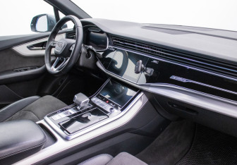 Подержанный автомобиль Audi Q7 2019 года (10 фото)