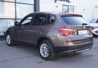Подержанный автомобиль BMW X3 2013 года (7 фото)