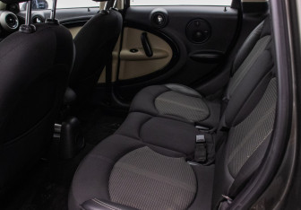 Подержанный автомобиль MINI Countryman 2011 года (11 фото)