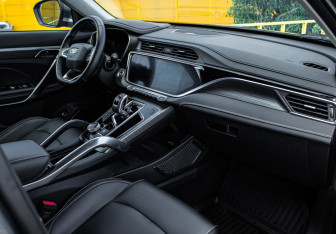 Подержанный автомобиль Geely Atlas Pro 2022 года (7 фото)