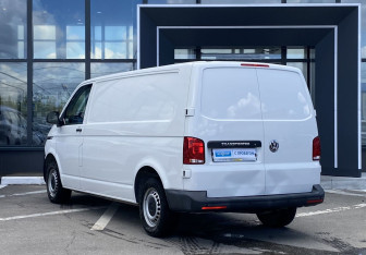Подержанный автомобиль Volkswagen Transporter Van 2021 года (7 фото)