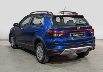Подержанный автомобиль Kia Rio Hatchback 2021 года (7 фото)