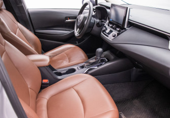 Подержанный автомобиль Toyota Corolla Sedan 2022 года (9 фото)