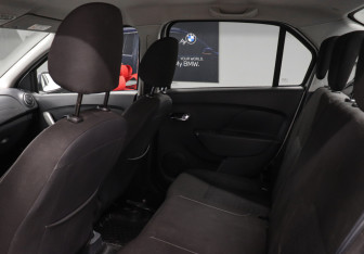 Подержанный автомобиль Renault Logan Sedan 2019 года (10 фото)
