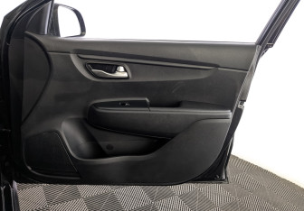 Подержанный автомобиль Kia Rio Hatchback 2021 года (24 фото)