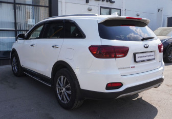 Подержанный автомобиль Kia Sorento 2019 года (7 фото)