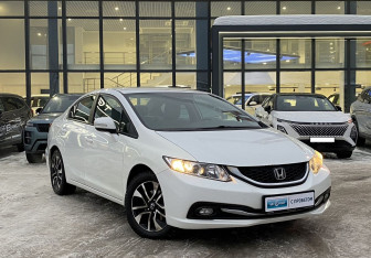 Подержанный автомобиль Honda Civic Sedan 2013 года (3 фото)