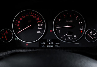 Подержанный автомобиль BMW X3 2014 года (11 фото)