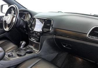 Подержанный автомобиль Jeep Grand Cherokee 2021 года (13 фото)