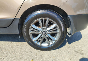 Подержанный автомобиль Hyundai ix35 2015 года (12 фото)