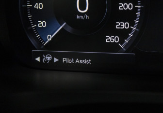 Подержанный автомобиль Volvo S90 2019 года (19 фото)