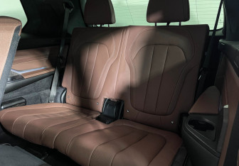 Подержанный автомобиль BMW X7 2020 года (29 фото)