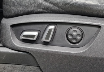 Подержанный автомобиль Audi Q7 2014 года (24 фото)