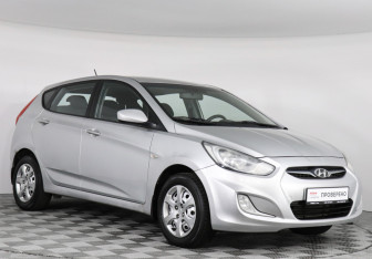 Подержанный автомобиль Hyundai Solaris Hatchback 2012 года (2 фото)