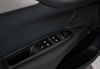 Подержанный автомобиль Citroen C4 Hatchback 2011 года (8 фото)