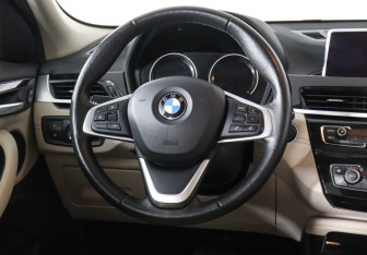 Подержанный автомобиль BMW X2 2019 года (15 фото)