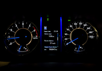 Подержанный автомобиль Toyota Fortuner 2019 года (13 фото)