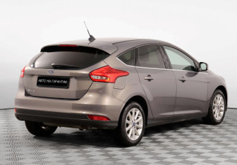 Подержанный автомобиль Ford Focus Hatchback 2018 года (3 фото)