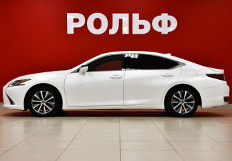 Подержанный автомобиль Lexus ES 2018 года (8 фото)