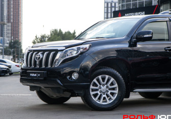 Подержанный автомобиль Toyota Land Cruiser Prado 2017 года (18 фото)