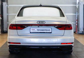 Подержанный автомобиль Audi A8 2021 года (5 фото)