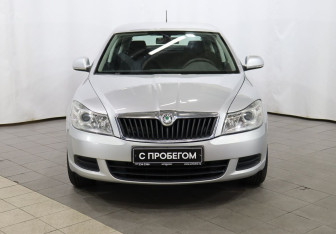 Подержанный автомобиль Skoda Octavia Liftback 2011 года (2 фото)