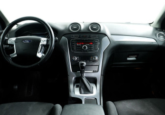 Подержанный автомобиль Ford Mondeo Sedan 2012 года (7 фото)