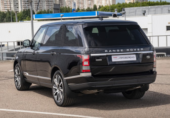 Подержанный автомобиль Land Rover Range Rover 2015 года (7 фото)