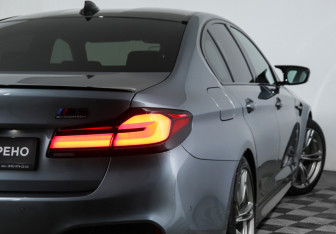 Подержанный автомобиль BMW M5 Sedan 2018 года (28 фото)
