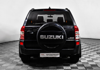 Подержанный автомобиль Suzuki Grand Vitara 2010 года (6 фото)