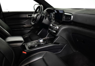 Подержанный автомобиль Ford Explorer 2020 года (5 фото)