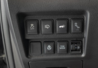 Подержанный автомобиль Nissan Pathfinder 2016 года (17 фото)