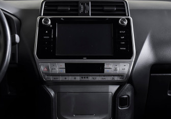 Подержанный автомобиль Toyota Land Cruiser Prado 2019 года (14 фото)