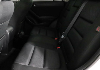 Подержанный автомобиль Mazda CX-5 2015 года (11 фото)