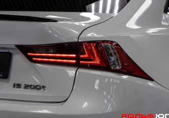 Подержанный автомобиль Lexus IS Sedan 2015 года (19 фото)