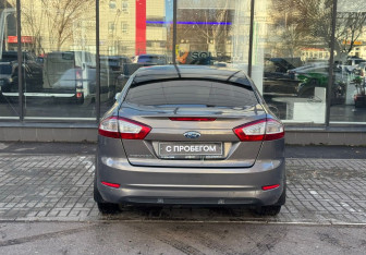 Подержанный автомобиль Ford Mondeo Sedan 2013 года (7 фото)