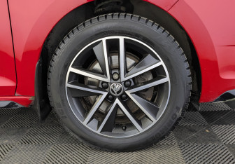 Подержанный автомобиль Skoda Rapid Liftback 2019 года (12 фото)