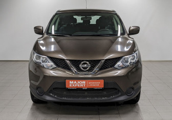 Подержанный автомобиль Nissan Qashqai 2014 года (2 фото)