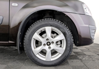 Подержанный автомобиль LADA (ВАЗ) Largus Wagon 2018 года (18 фото)