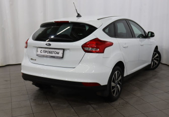 Подержанный автомобиль Ford Focus Hatchback 2017 года (4 фото)
